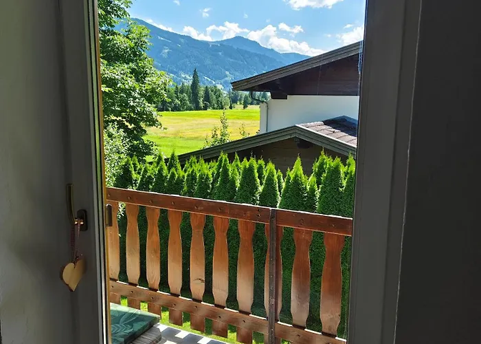 Bergnest Maishofen Lejlighed